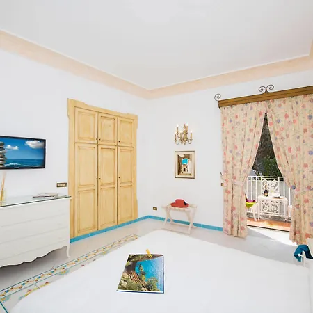 Flavio Gioia Apartahotel