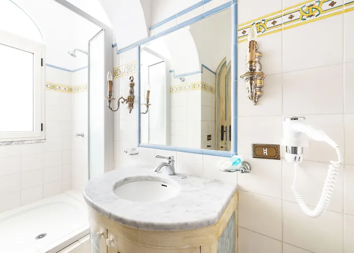 플라비오 조이아 4*