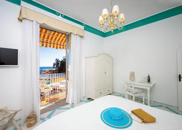 플라비오 조이아 4*