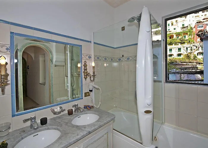 플라비오 조이아 4*