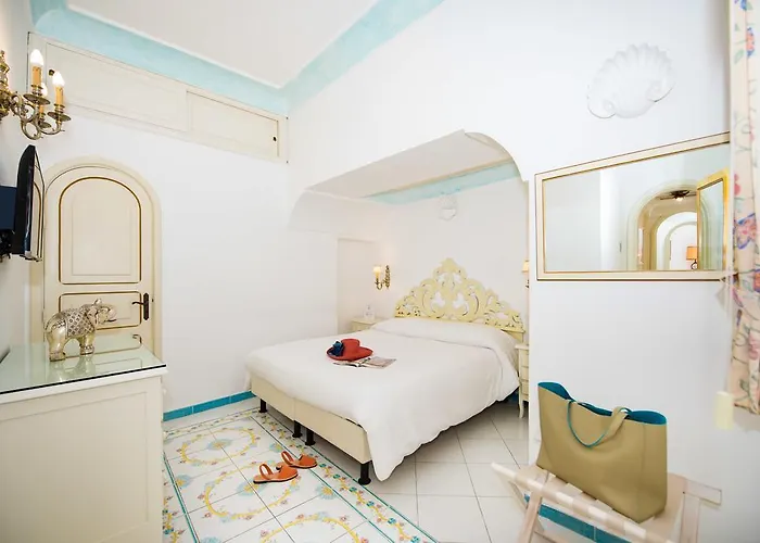 플라비오 조이아 4*