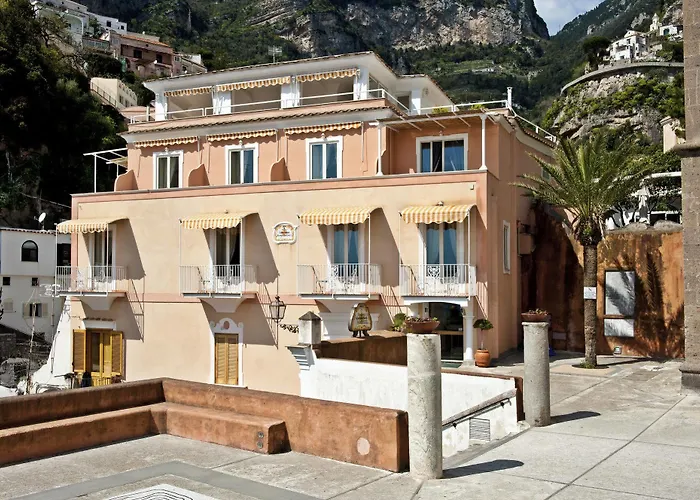 플라비오 조이아 아파트호텔 4*