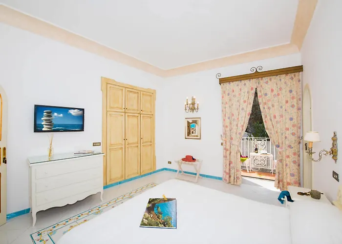 Flavio Gioia Aparthotel