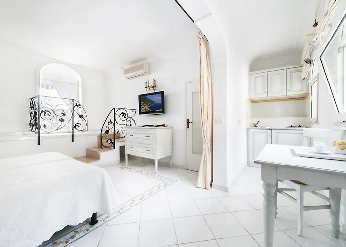 플라비오 조이아 아파트호텔 4*