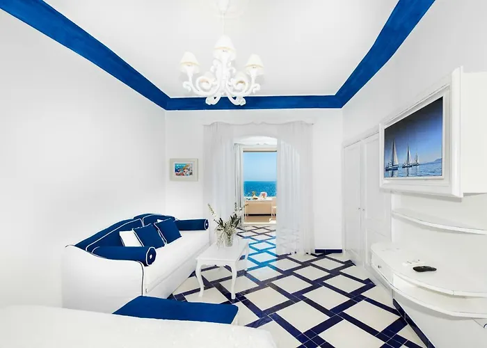 플라비오 조이아 4*