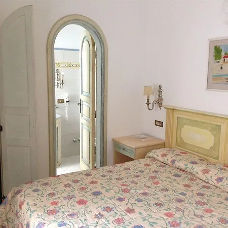 Apartahotel Flavio Gioia 3*